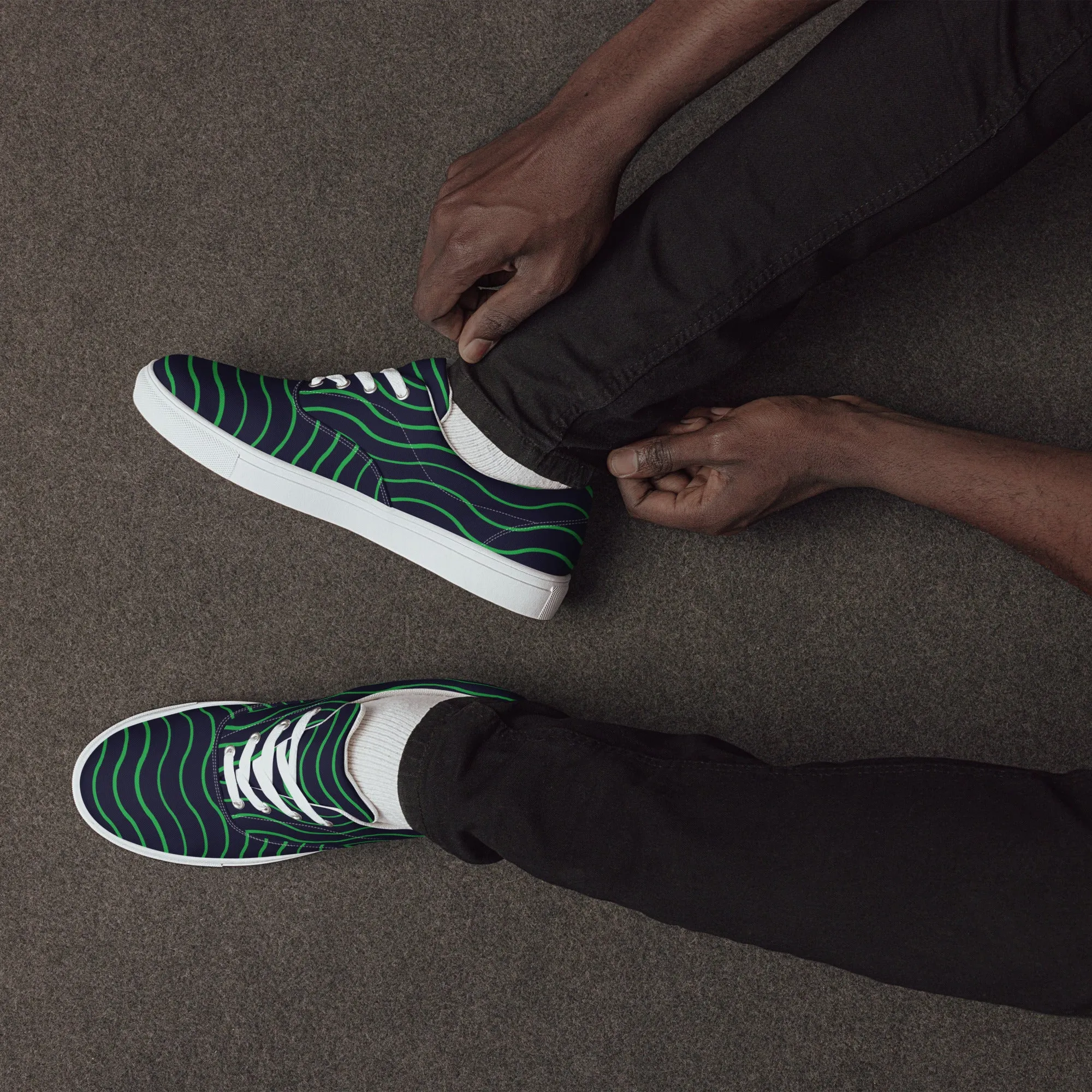 BE LIKE WATER Men’s Lace-Up Canvas Shoes
